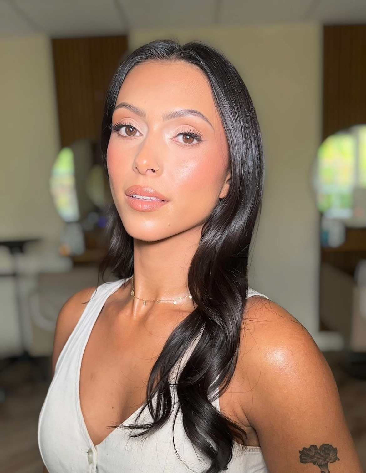 Timeless bridal makeup with individual lashes