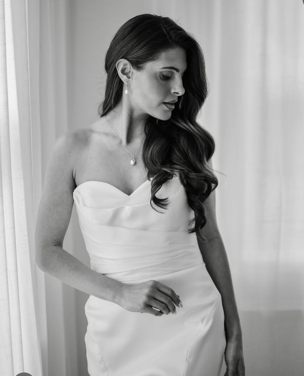 Bold glamorous makeup with defined features